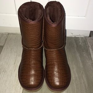 Classic Short Croco UGG boots